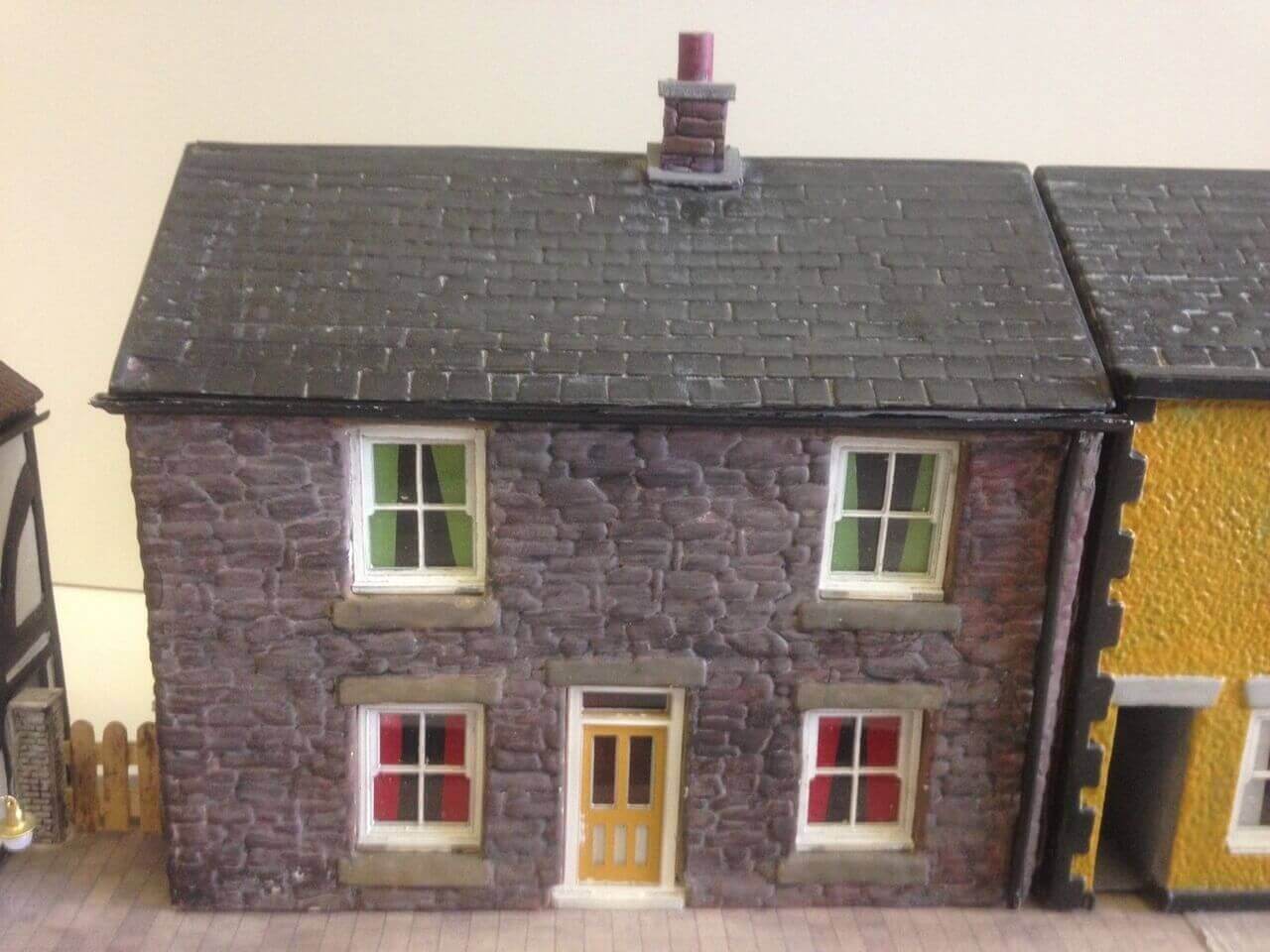 o gauge buildings